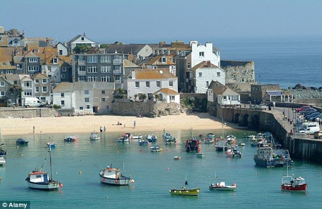 Charming St Ives in Cornwall  ©  SW